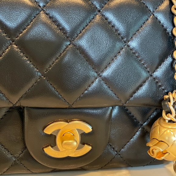 Chanel Pearl Crush Mini - Picture 10 of 15